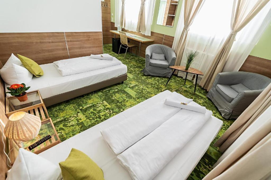24Seven Apartments - Self Check-In Altdorf  Exteriör bild