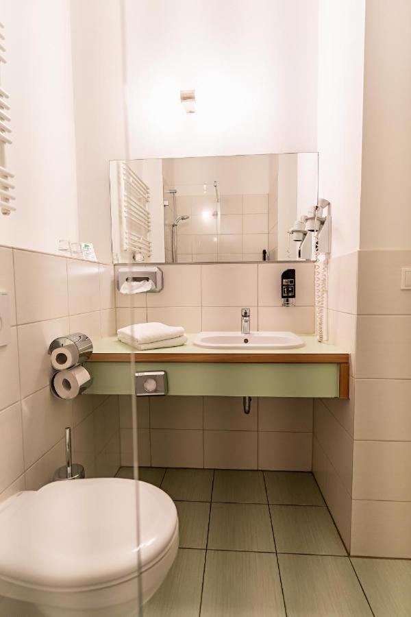 24Seven Apartments - Self Check-In Altdorf  Exteriör bild