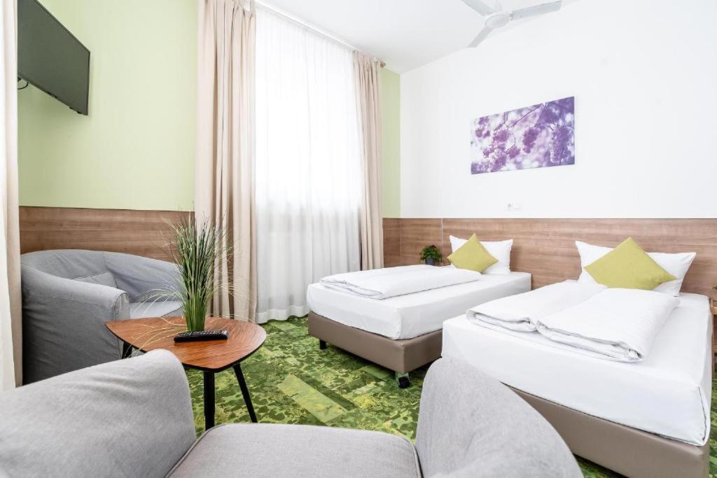 24Seven Apartments - Self Check-In Altdorf  Exteriör bild