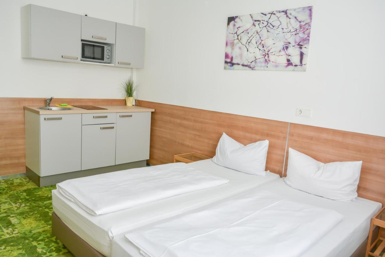 24Seven Apartments - Self Check-In Altdorf  Exteriör bild