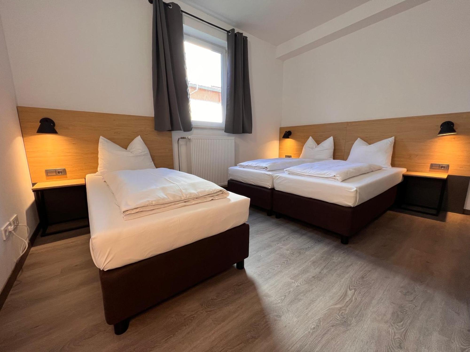 24Seven Apartments - Self Check-In Altdorf  Exteriör bild