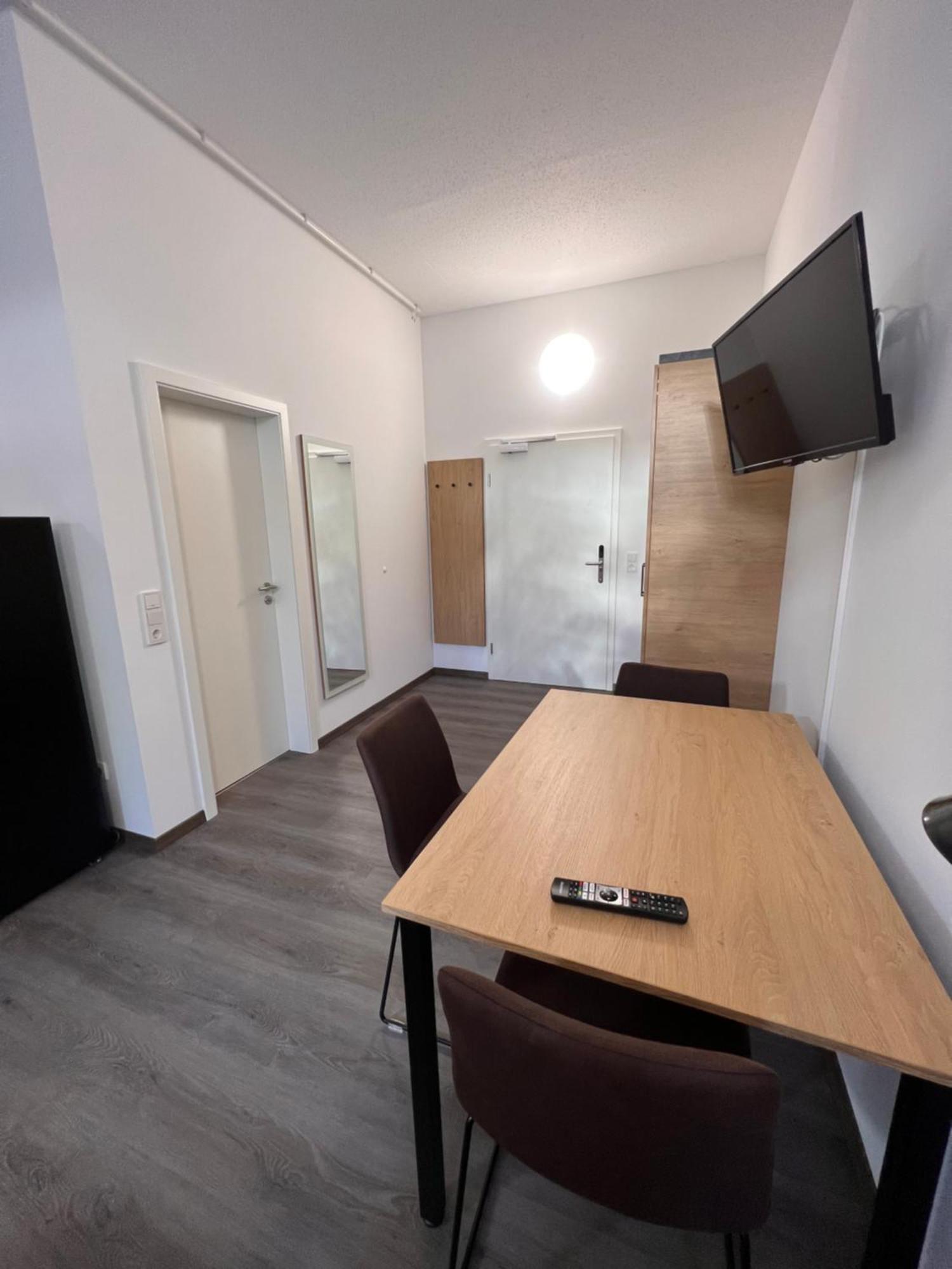 24Seven Apartments - Self Check-In Altdorf  Exteriör bild