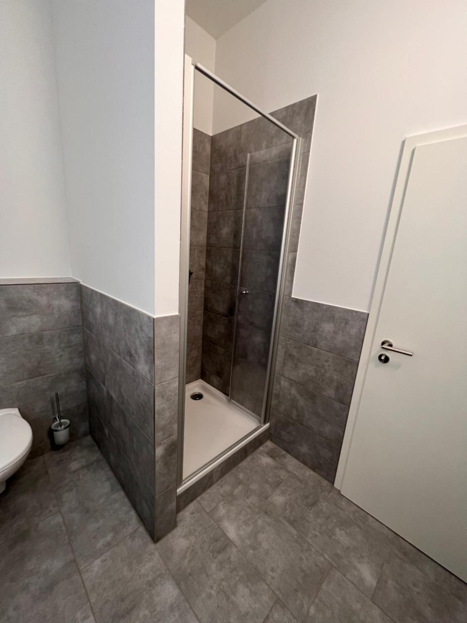 24Seven Apartments - Self Check-In Altdorf  Exteriör bild