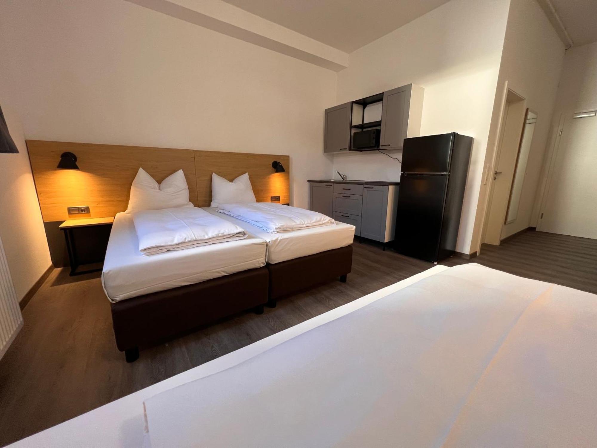 24Seven Apartments - Self Check-In Altdorf  Exteriör bild