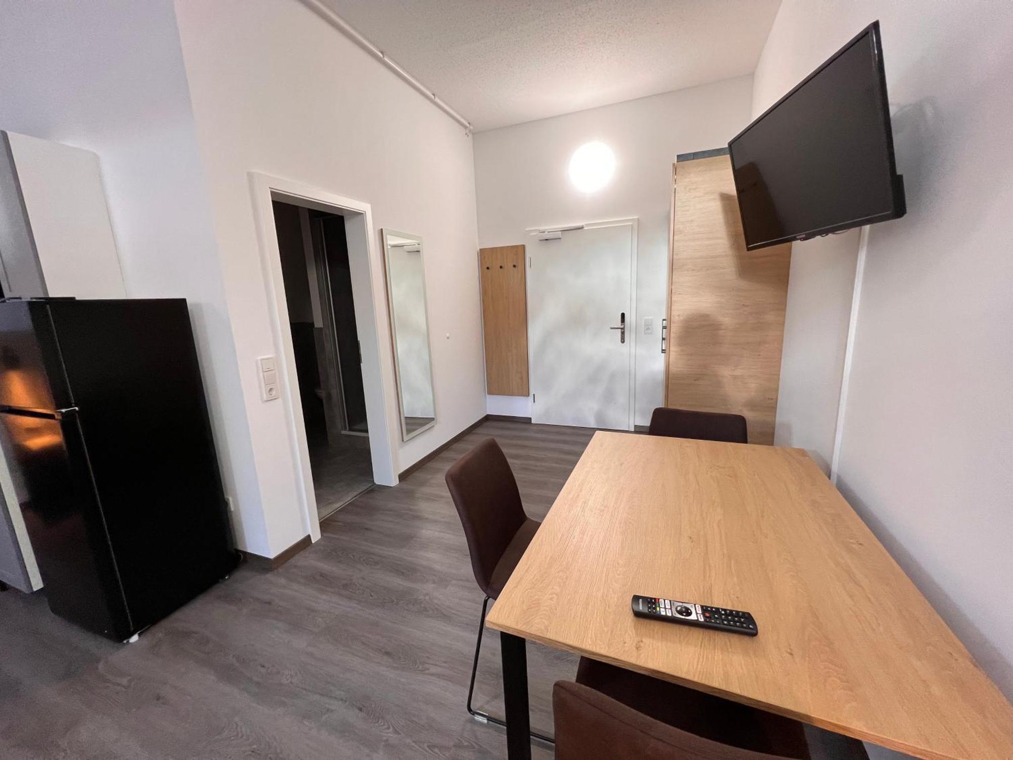 24Seven Apartments - Self Check-In Altdorf  Exteriör bild